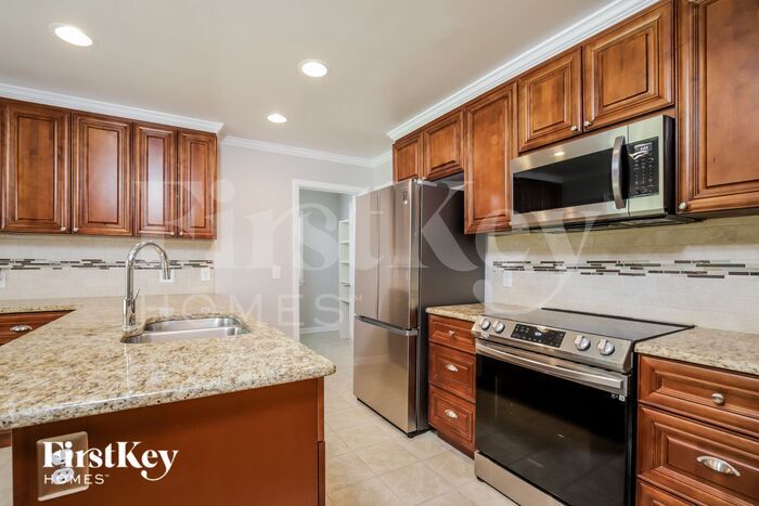 Building Photo - 2822 Rutherford Dr