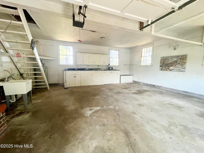 Building Photo - 726 Firetower Rd