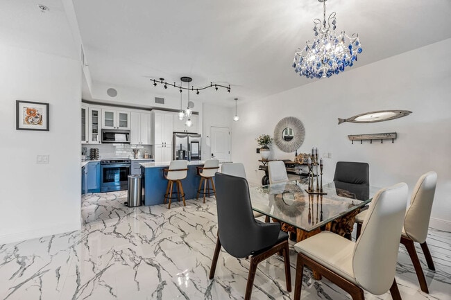 Building Photo - 605 Kemp St