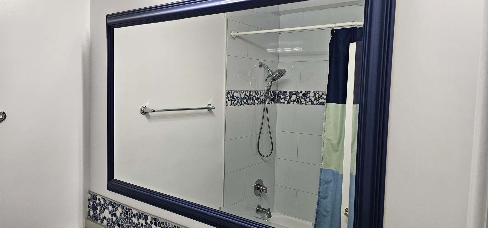 Building Photo - 1301 Lynngrove Dr