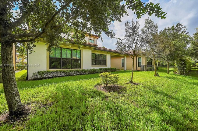 Building Photo - 9365 Solstice Cir