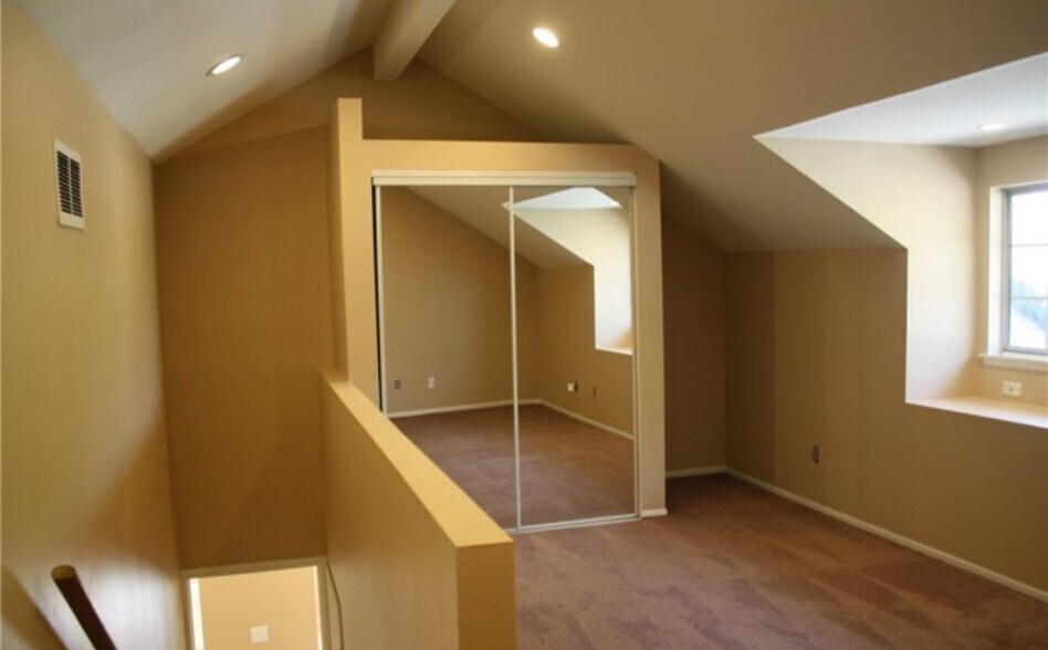 Building Photo - 23418 Pomita Pl