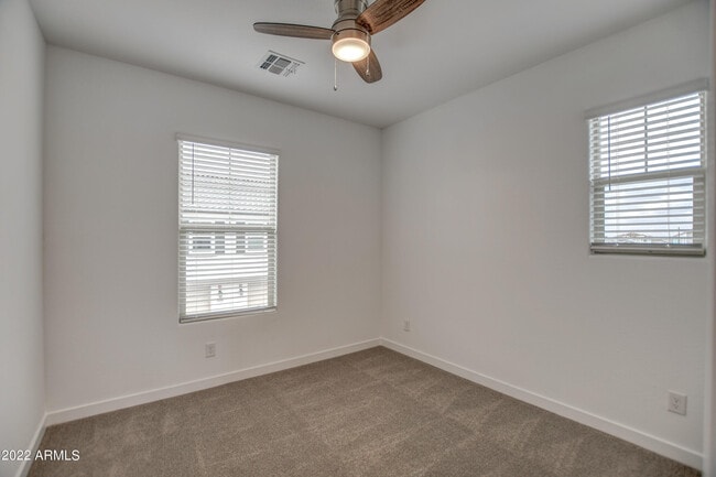 Building Photo - 4655 S Vapor