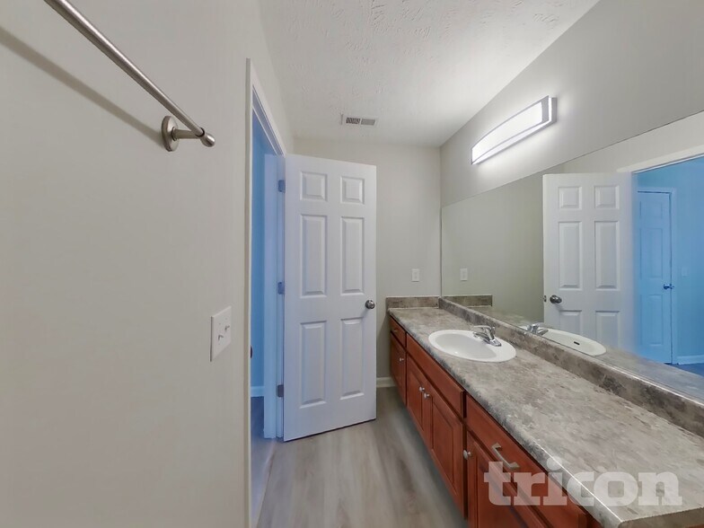 Building Photo - 7029 Bridgewater Dr