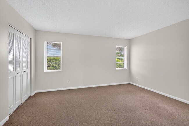 Building Photo - 8585 SE Church St