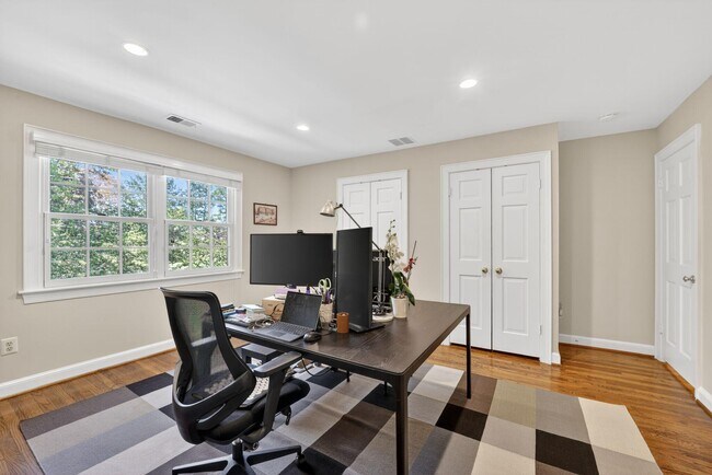 Building Photo - 5115 Cape Cod Ct
