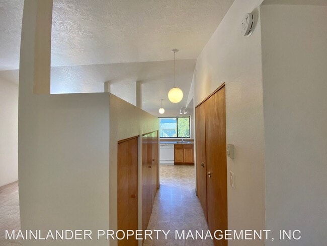 Building Photo - 5961-6963 SW Childs Rd