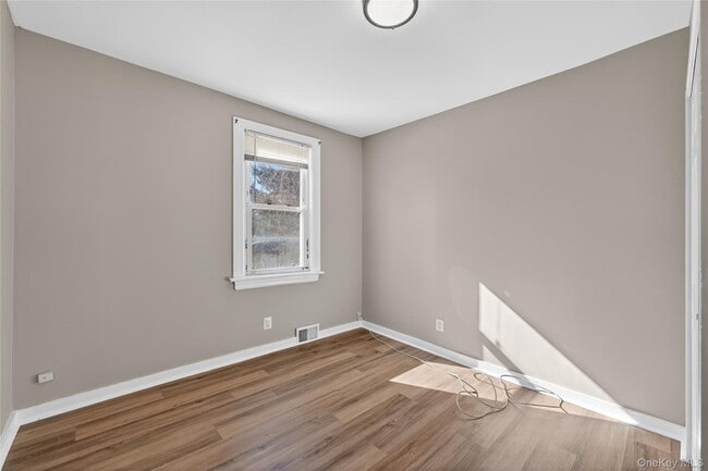 Building Photo - 644 Northville Turnpike