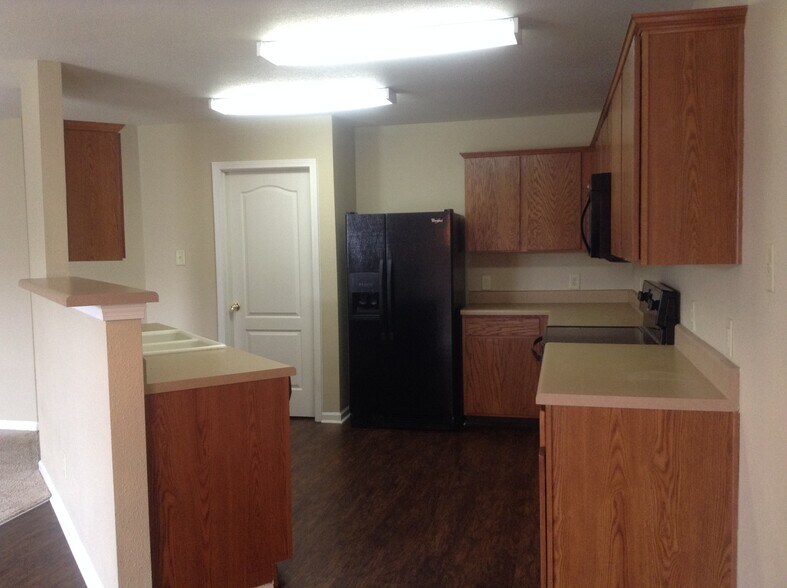 Building Photo - 14237 Luscombe Farm Rd