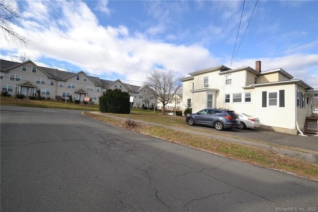 Building Photo - 39 Division St