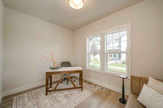 Building Photo - Sophisticated Luxury Townhome in the Heart...