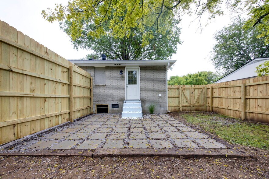 Building Photo - 1314 Coreland Dr