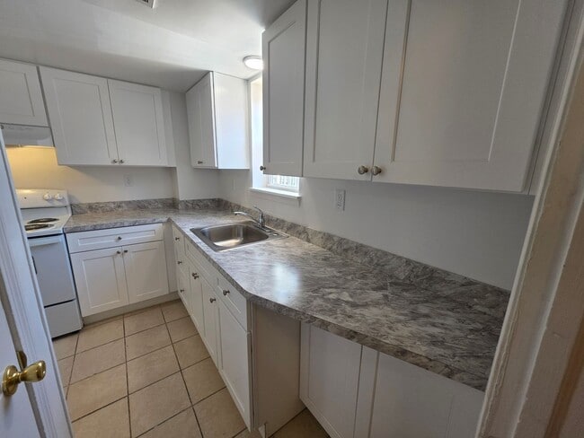 Building Photo - 17 Paynter Dr