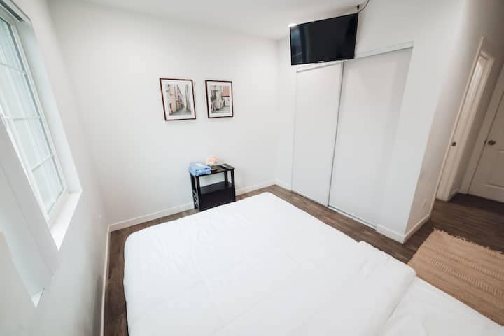 Building Photo - 9693 Amboy Ave