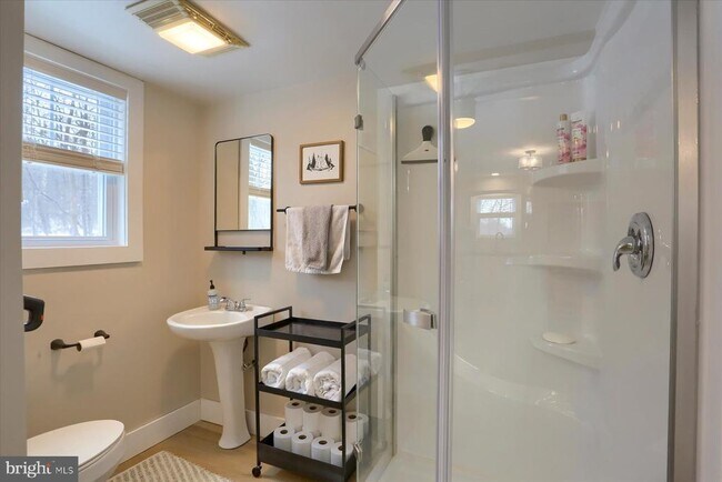 Building Photo - 1365 Roundtop Rd