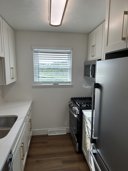 Building Photo - 8021 Saltsburg Rd