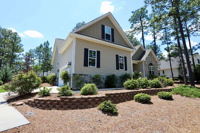 Building Photo - “Stunning 4-Bedroom Retreat with Granite Elegance at 2 River Drive, Pinehurst"