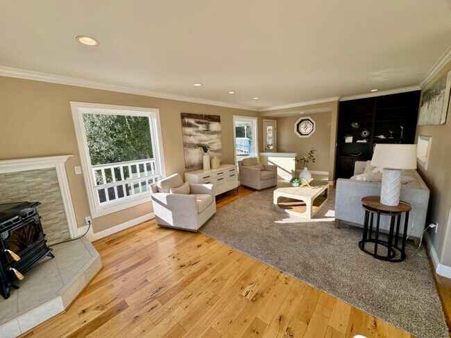 Building Photo - 25400 Radonich Rd