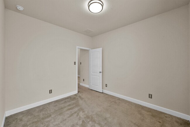Building Photo - 3929 Eagle Nest Lake Ln