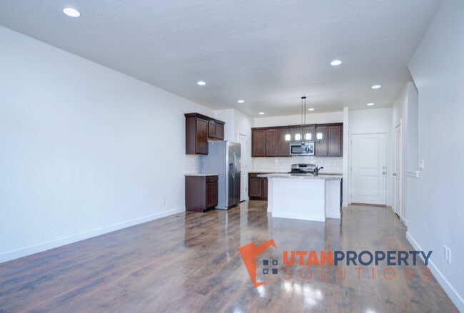 Building Photo - 5670 W Pelican Ridge Ln