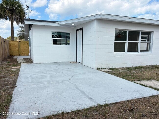 Building Photo - 1301 Kathwood Dr