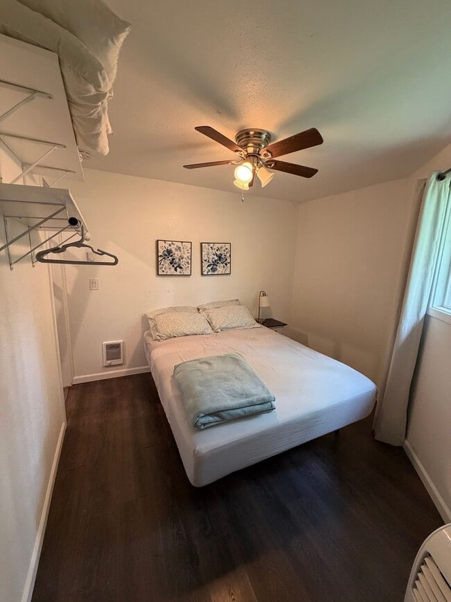Building Photo - Charming "Tiny Home" Living – 1BR + Loft Carriage House