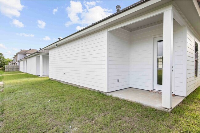 Building Photo - 105 Santa Marta Dr