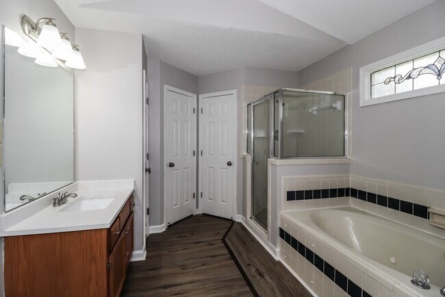 Building Photo - 1582 Wind River Cir E