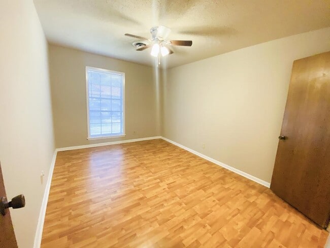 Building Photo - 603 Antietam Dr