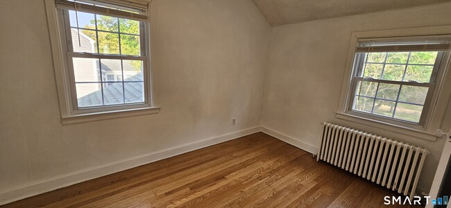 Building Photo - 83 Forest St