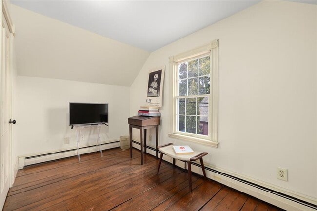 Building Photo - 6 Cozzens Ct