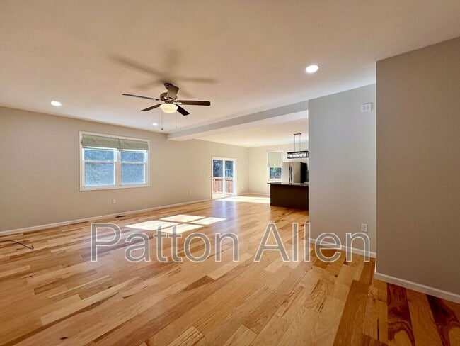 Building Photo - 305 Glenn Bridge Rd