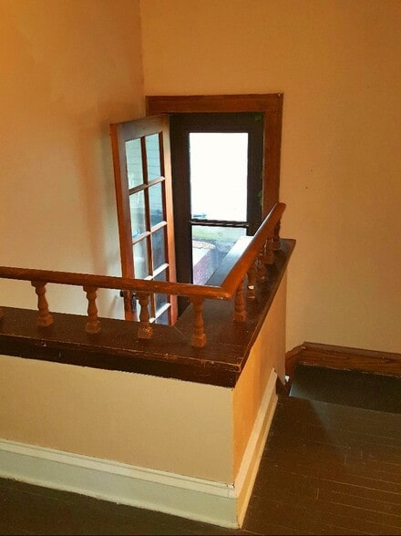 Building Photo - 920 18th Ave SE