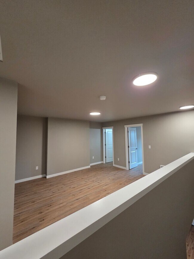 Building Photo - Brand New Large 2 bedroom 2.5 Bathrooms in Centralia
