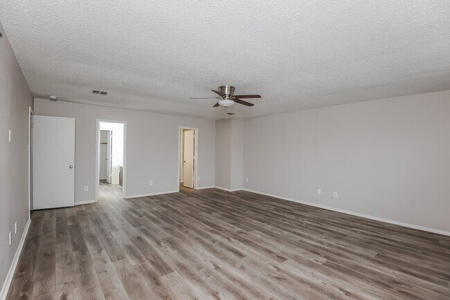 Building Photo - 7024 Lake Jackson Dr