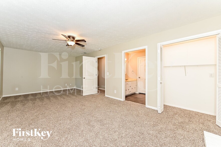 Building Photo - 2264 Country Club Dr SE