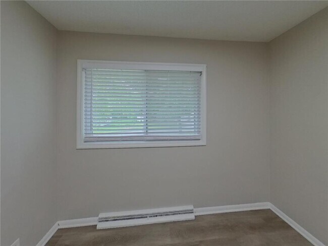 Building Photo - 3607 Robinwood Terrace