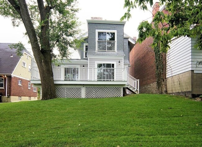 Building Photo - Modern Upgrades in Clifton