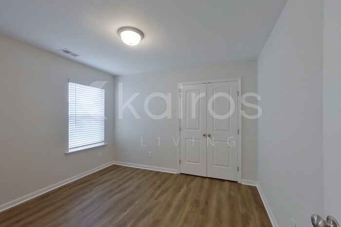 Building Photo - 12 Carrollton Dr