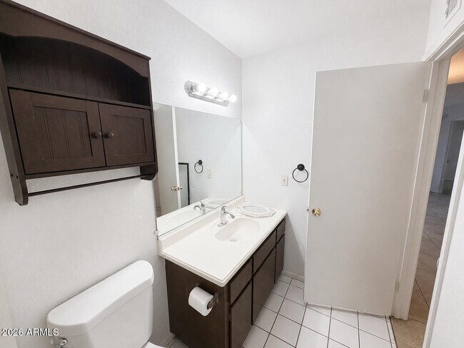 Building Photo - 2931 E Beck Ln
