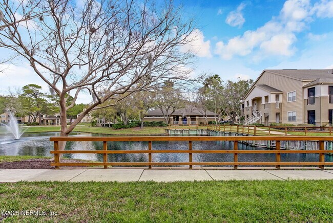 Building Photo - 9 Arbor Club Dr
