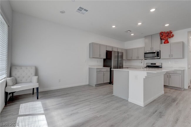 Building Photo - 9938 S Ullom Dr