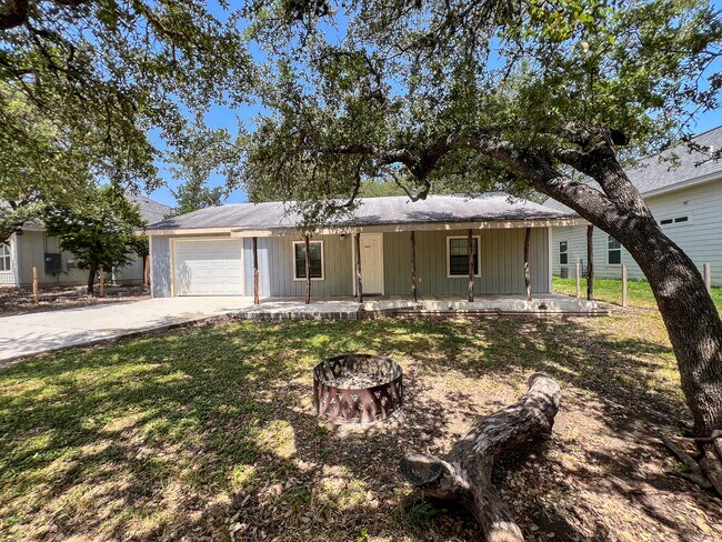Primary Photo - 1825 Lakeview Dr