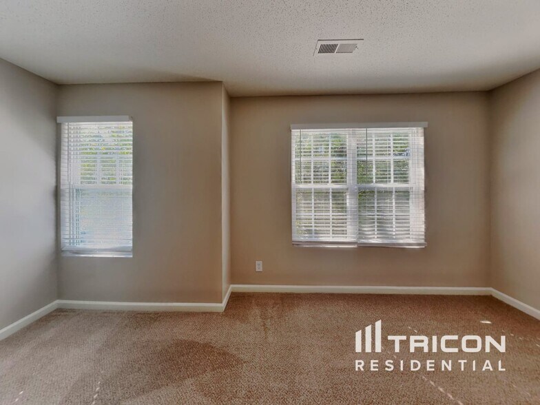 Building Photo - 3681 McGinty Dr