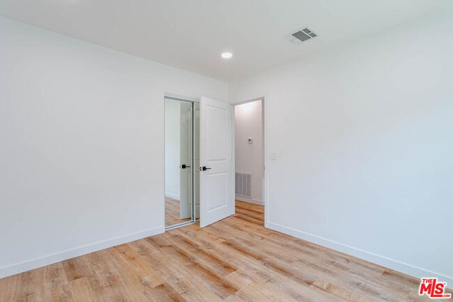 Building Photo - 938 W Glenoaks Blvd
