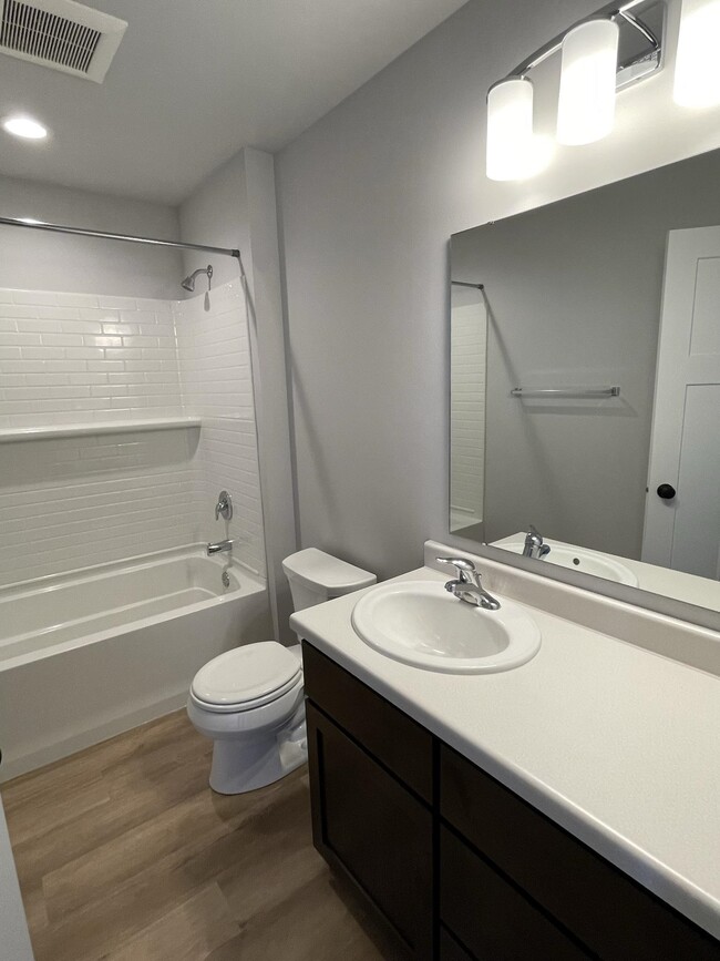 Building Photo - 2125 Spring Dreams Ln