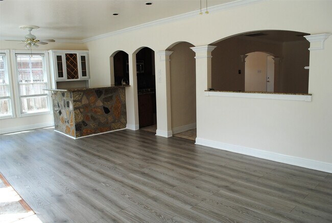 Building Photo - 3910 Starbridge Pointe Ln