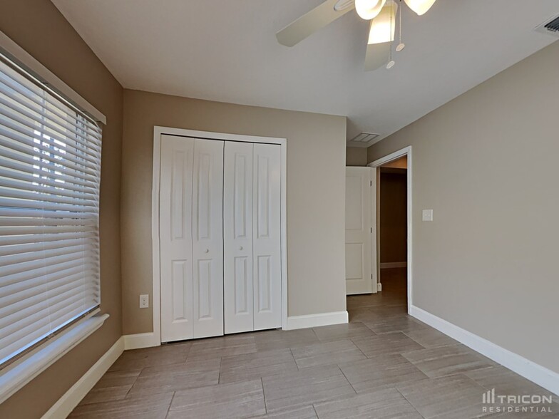 Building Photo - 3140 Tiburon Ln