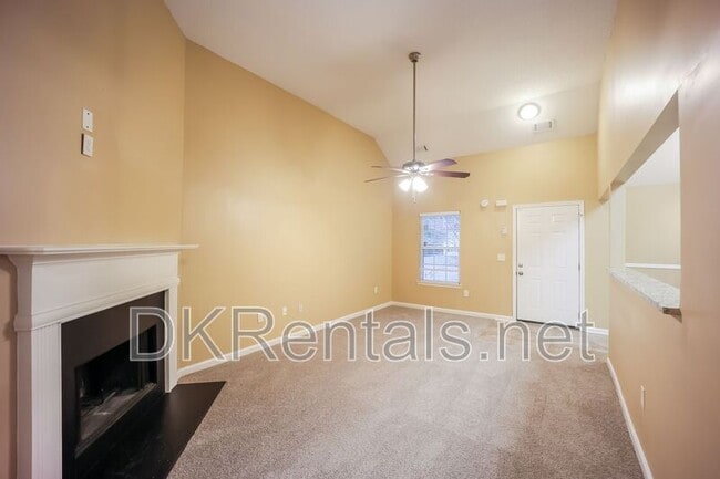 Building Photo - 4827 Wolfcreek View