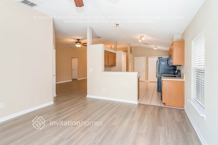Building Photo - 129 Dragonfly Dr